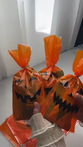 Trick or treat Candy Bag #fyp #halloweenlootbags #trickortreat 