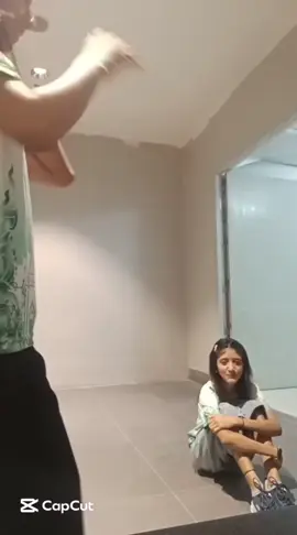 Behind the scenes 🤣@💀 #iwassleepy #creatorsearchinsights #anglenumbers #dancechallenge #practice @TikTok 