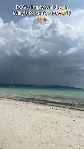 Just doing silly things , its just for fun 🤫😛#boracay2025 #pinasvacation #highlight #bibibubot #trending 