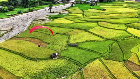 Có một vài bạn hỏi mình là,khi bay dù thì hạ cánh thế nào vì đây toàn đồi núi. và đây là clip mình trả lời nhé.! #cuộcsốngđammê❤️❤️❤️ 