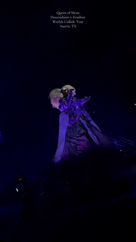 @dararenee you slayed that “queen of mean” performance!! #queenofmean #descendantszombiesworldscollidetour #WorldsCollideTour #disneyconcert 