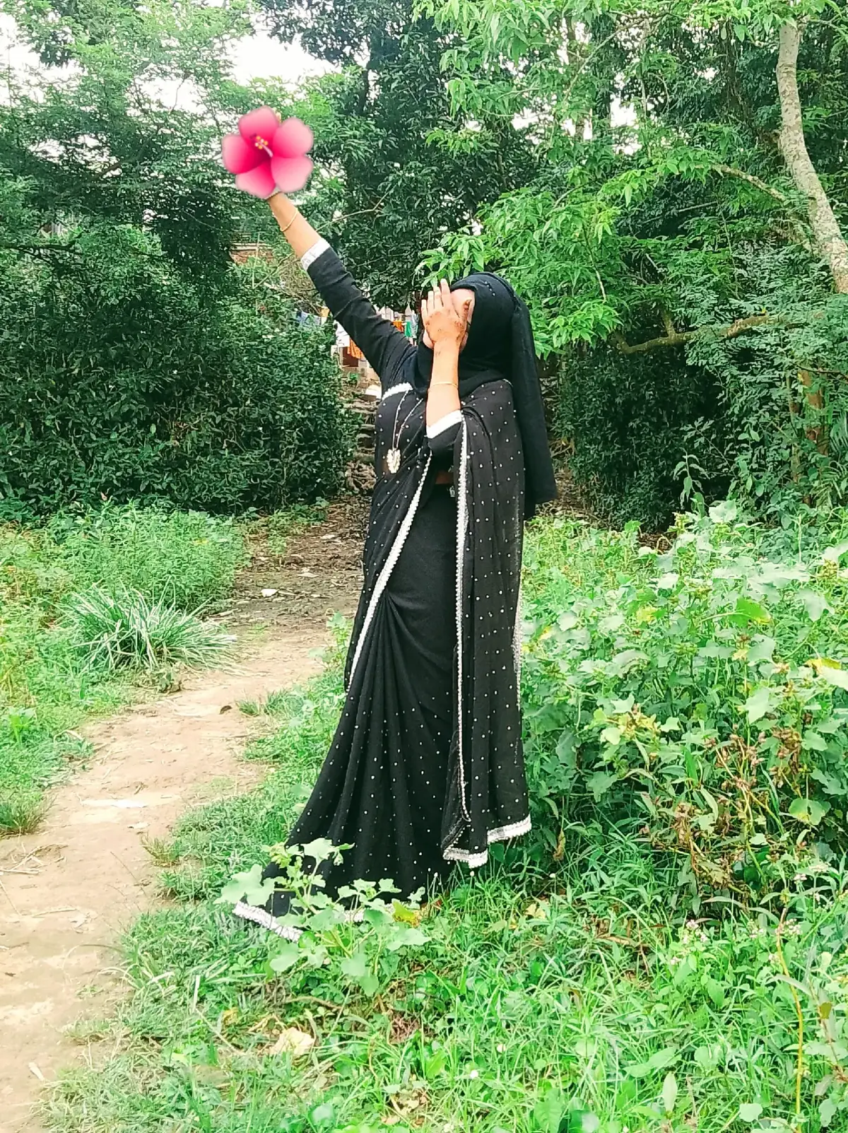 তুমি  শাড়ি পরলে মনে হয় আসমানের ও পরী ❤️❤️❤️