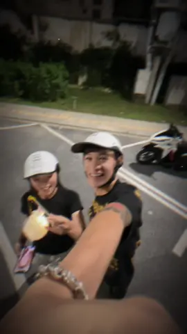 Chưa yêu = Chưa tặng Tôi có quà trung thu cho ny rồi còn các ông thì sao @Nguyễn khánh nhung 