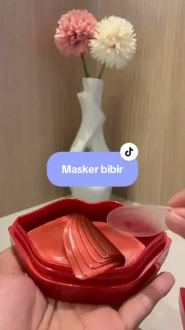 Agar bibir lebih sehat pake ini ya Bestt 😍 #lipmask #liptreatment #pinklips #asmr 