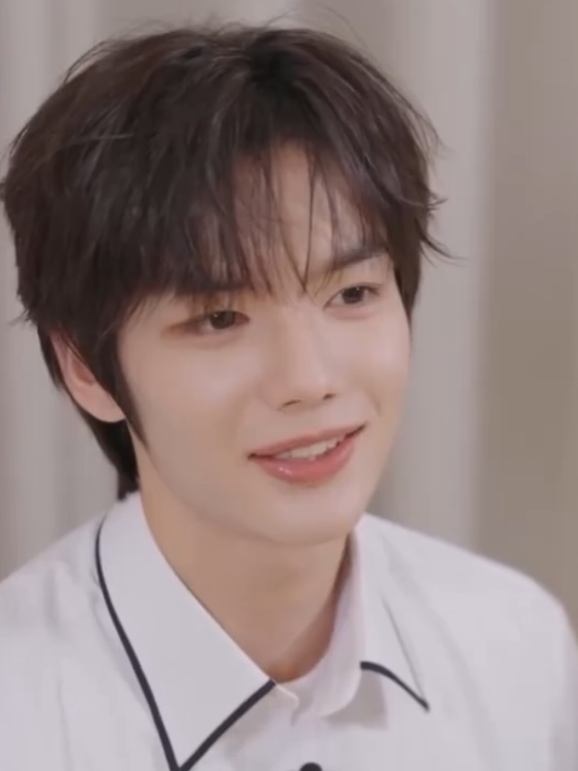 His laughter is my personal therapy.  #leehamin #hamin #smtr25 