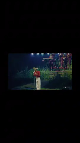 Mensajito de Bad Bunny en el concierto que pudimos presenciar hoy.  elEl amor siempre es la mejor opción ❤️ #badbunnypr #nomequieroirdeaqui #dtmf 