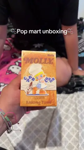 He loves unboxinggg ahahha @POP MART US @POP MART US SHOP #popmart #unboxing #secret #labubu #molly 