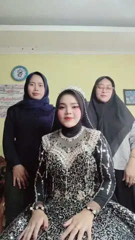 diajakin tik tokan ma mb manten MasyaAllah.... 