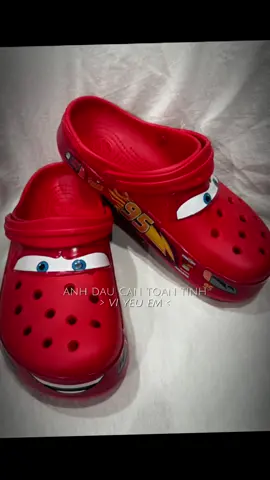 yeu crocs 😭😭😭😭#crocs #xuhuong #xh #fyp #xyzabc 