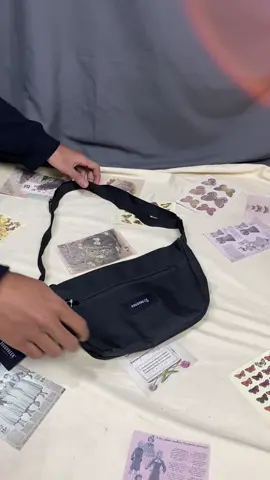 Muat banya banget soalnya agak gede ini #slingbag #tasselempang #slingbagmurah #slingbagpria 
