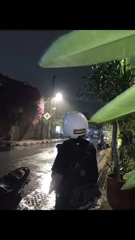 🥶🥶#jogja24jam #hujan🌧️ #fotolive #fypdong 