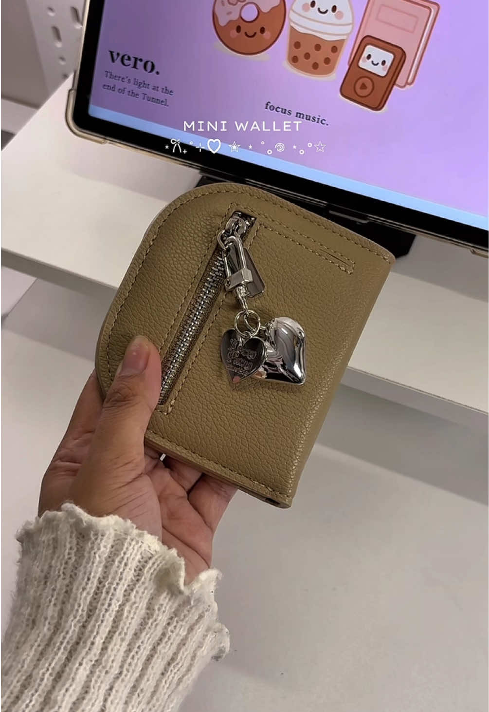 This compact wallet is a must have!✨ #miniwallet #compactwallet #smallwallet #walletrecommendation 
