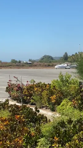 Air KBZ သည်တစ်ခေတ်အချိန်အခါက ပြည်တွင်းပြည်ပခရီးသည်အများစုကြိုက်နှစ်သက်ခြင်းခံခဲ့ရတဲ့ ဒိတ်ဒိတ်ကြဲပြည်တွင်းလေကြောင်းလိုင်းတစ်ခုဖြစ်ပါတယ်။ လက်ရှိ MAIလေကြောင်း အောက်တွင် Mingalar Aviation အမည်နဲ့ပြည်တွင်းမှာဆက်လက်ပျံသန်းပြေးဆွဲလျက်ရှိပါတယ်။ Air KBZ曾经在缅甸和外国游客人群当中很受欢迎的一家航司，如今在缅航(MAI)旗下子公司 改名为 明噶啦航空(Mingalar Aviation) 继续运营缅甸境内航线。 #AirKBZ #Mingalar #MyanmarAirwaysInternational #Avgeek #Avaition 