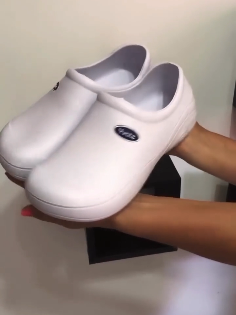 sapato profissional de enfermagem  sapato  antiaderente  #sapato de limpeza  Garanta já o seu sapato profissional confortável e seguro! Ideal para saúde, cozinha, farmácia, . Garanta já o seu sapato profissional confortável e seguro! Ideal para saúde, cozinha, farmácia, limpeza e serviços.copie e cole na shopee aproveite CKH-CNP-TWL🛒✨#AcheiNaShopee 