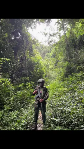 ទាហានព្រៃ🇰🇭