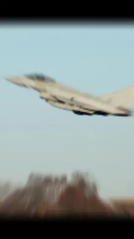 On Saturday, September 20, NATO air forces deployed to Poland to defend against a Russian attack on Ukraine near the Polish border. Poland and its NATO allies have deployed aircraft into Polish airspace, a NATO alliance, to ensure Poland's security. In mid-month, Poland shot down a suspected Russian drone and downed three Russian aircraft for violating Estonian airspace for approximately 12 minutes on Friday, September 19. The Polish Armed Forces' Operational Command further stated that at 3:40 AM GMT (10:40 AM Thailand time), nearly all of Ukraine was under airstrike alert after the Ukrainian Air Force warned of Russian missile and drone attacks. Shortly after 5:00 AM GMT (12:00 PM Thailand time), the Polish Air Force and its allies ended their preemptive operation after the Russian offensive against Ukraine ended. In a separate statement, the UK Ministry of Defence confirmed that its warplanes had flown in a NATO air defense context for the first time over Polish airspace.  This is part of the North Atlantic Treaty Organization's Eastern Sentry mission, which aims to strengthen the defenses of the Western Alliance following a Russian drone incursion in mid-month. UK Defence Secretary John Healy said the mission, announced by the UK government on Monday (September 15) immediately after the drone intrusion into Polish airspace, sent a clear message that 