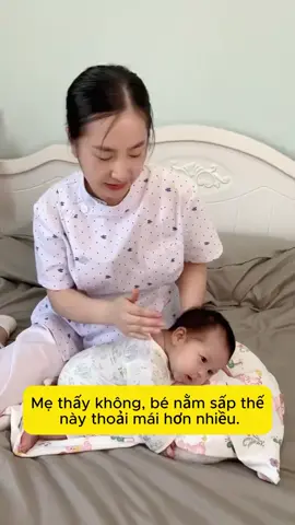 💡 Bí kíp cho mẹ bỉm: Bế ít thôi, cho bé nằm sấp đúng cách vừa giảm đầy hơi, vừa tập cổ, lại dễ ngủ ngoan 😴 Ai áp dụng rồi sẽ thấy “thần kỳ” lắm luôn! 🍼👶 #MẹoNuôiCon #ChămSócTrẻSơSinh #NằmSấp #MẹBỉmSữa #MẹVàBé 