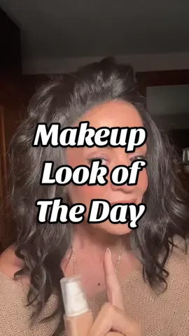 Makeup look of the day!  My @ErborianUSA is like my secret weapon in making my makeup application go so well!  My @loréal paris usa true match foundation gives such a beautiful, natural look that lasted all day! #makeuplook #makeuptok #makeupoftheday 