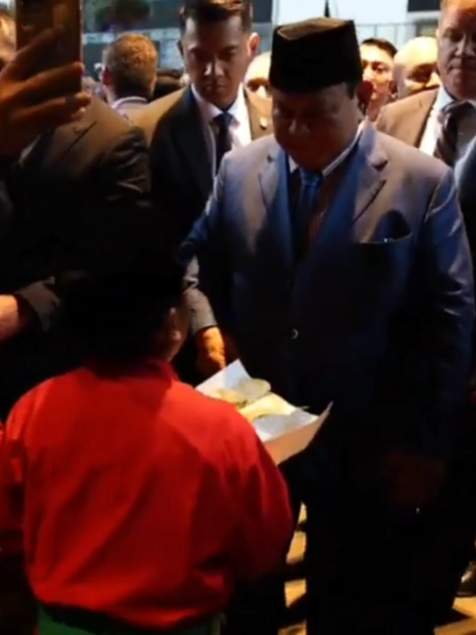 Kedatangan Presiden Prabowo Jadi Magnet, Diaspora di New York Berebut Foto dan Tanda Tangan #prabowo #gibran  #kabinetmerahputih 