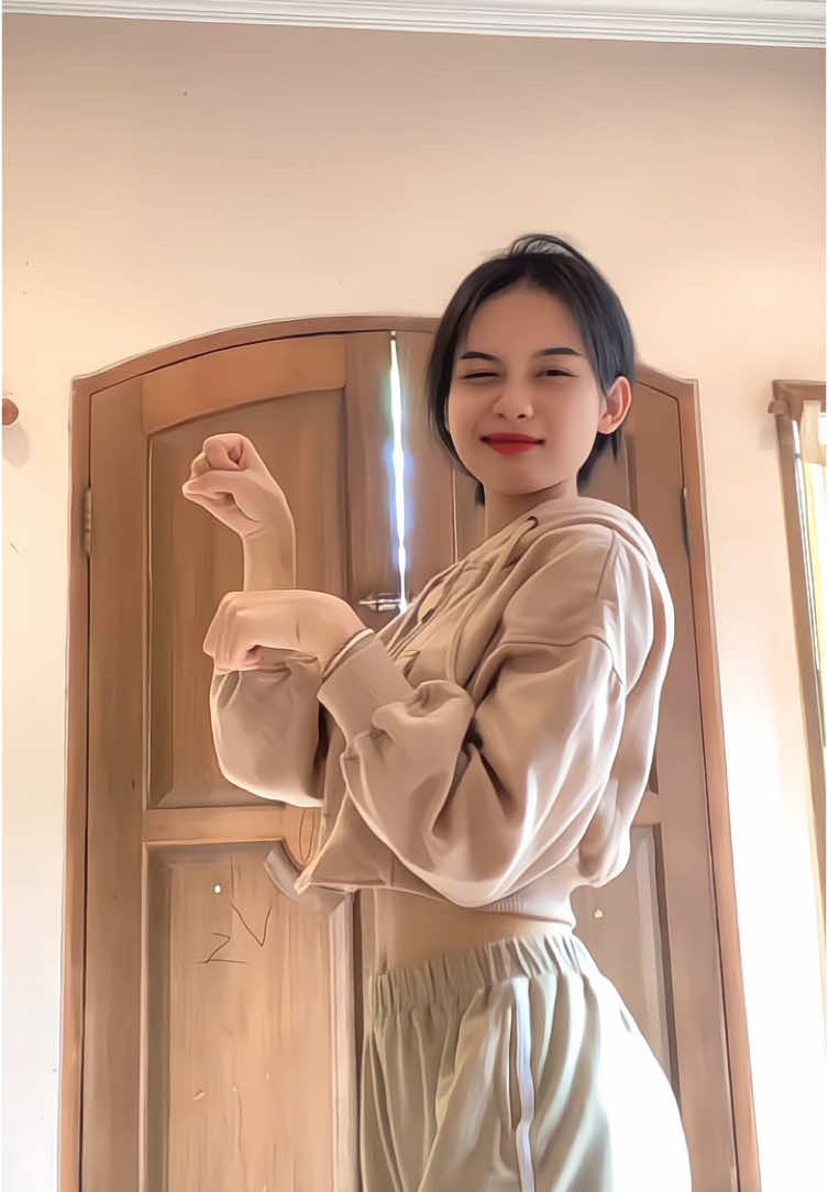 Power 50% 🐮 #fyp #moo #moodojacat #katseye #trend #dance #katseyexgap #foryoupage #zyxbca #viral #fypシ゚viral🖤tiktok #trenchallenge 