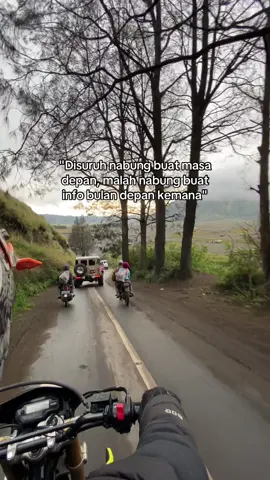 masa muda tidak datang dua kali 🤪  #bromo #bromotenggersemeru #hiling #bromomountain #malang 