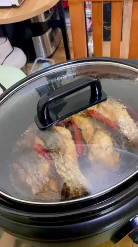 Trời mát này làm nồi kho cá còn gì bằng #noinaucham #noiham #cakho #giadungtienich 