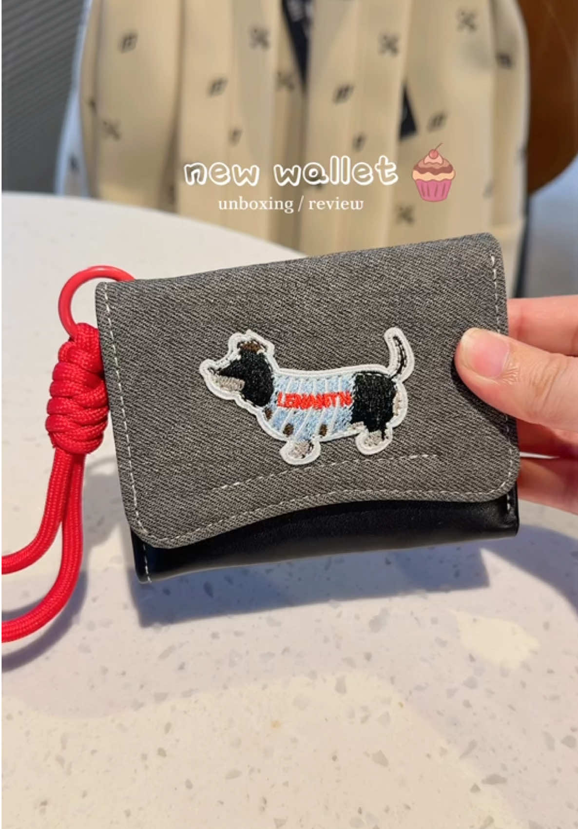 unbox một chiếc ví dễ thương 👛 #wallet #newwallet #sausagedog #vicamtay #xuhuong 