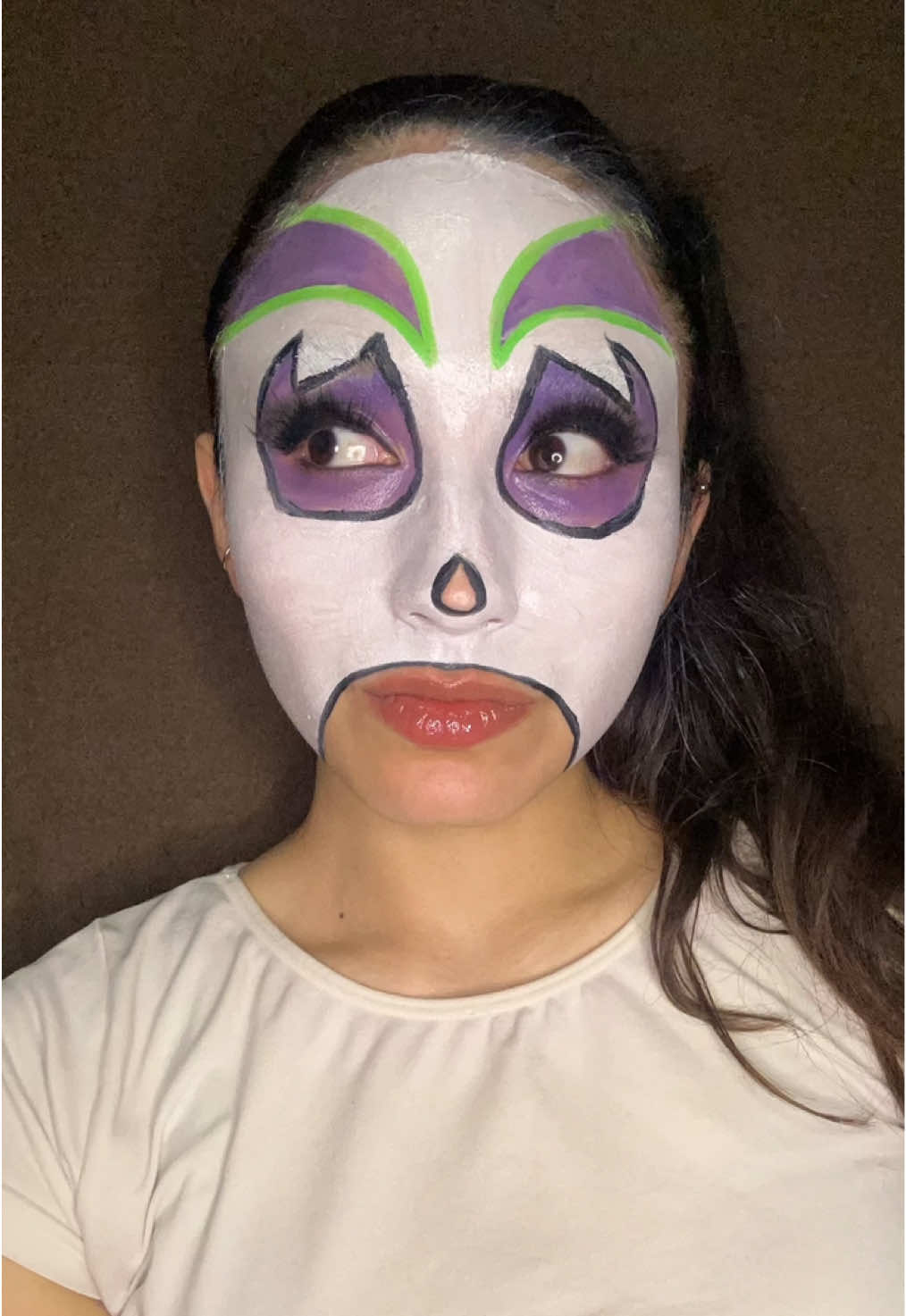 no podía faltar el de hoy #niñabuena 4/… ¿cuál más? 👀💜 #muchalucha #muchaluchachallenge #maquillajecreativo #halloweenmakeup 