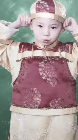 Zhou Yiran has a cute pout🤏🏻 ini versi cute, yang mau versi cool ada postingan sebelum ini🤭 #周翊然 #zhouyiran #zhouyiran周翊然 #chineseactor #cdrama 