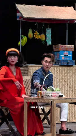 Cưng ơi, anh kêu nước uống, chứ anh còn bình tĩnh lắm 😅😅  #sankhauthegioitre #thegioitre #bongdanong #MinhDu #PhuongLan 