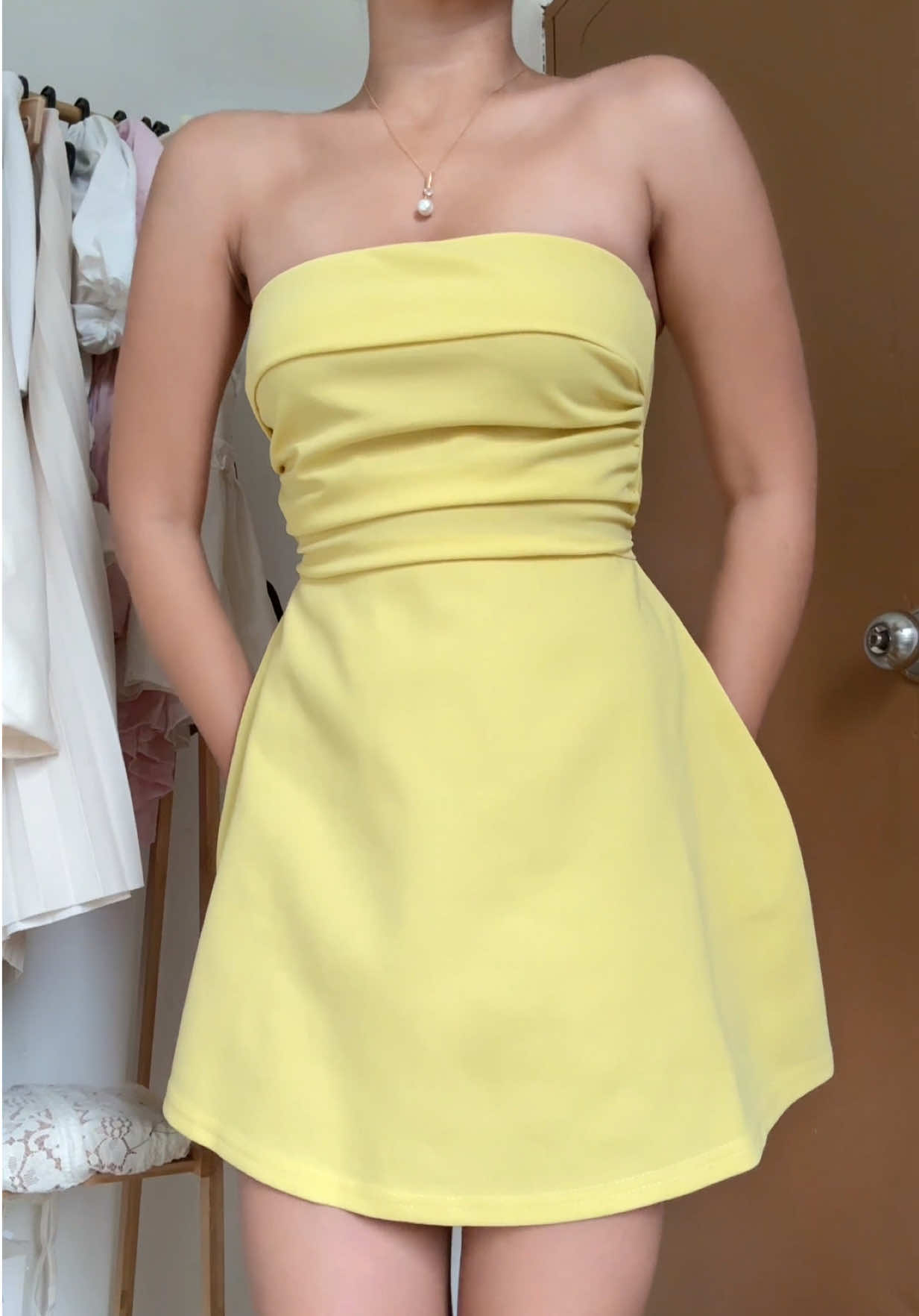 This yellow tube dress 💛💐🌻 #dress  #tubedress #outfitideas #outfit #yellow 