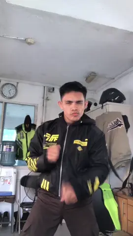 dcnya enak + gak susah 😄 #trend #fyp #dance #security #callmeaboyy 