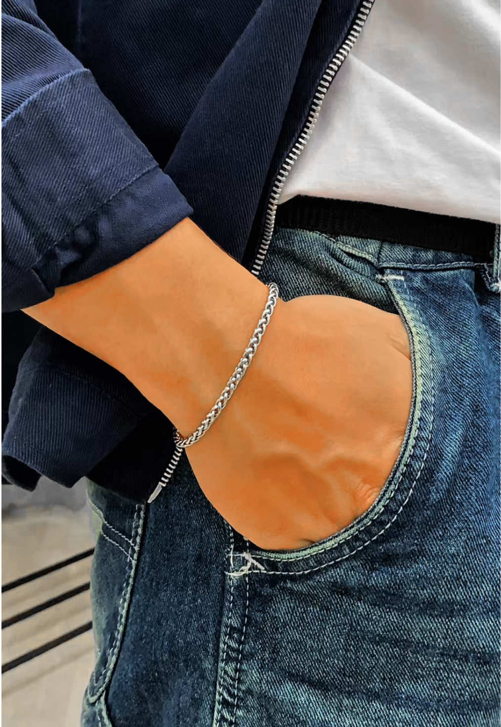 Koleksi gelang yg wajib lo punya nih bro 😎😎 #gelangpria #promoguncang1010 #gelangtitanium #gelangcowok #gajiansale 
