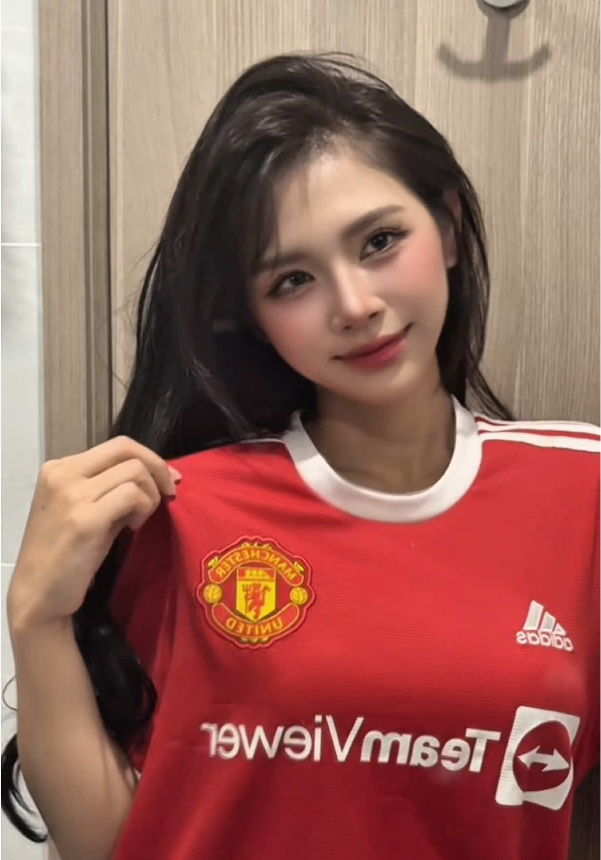 Outfit cuối tuần này🤣 #embena #cônabộđội #manchesterunited #quandoinhandanvietnam #manutd 