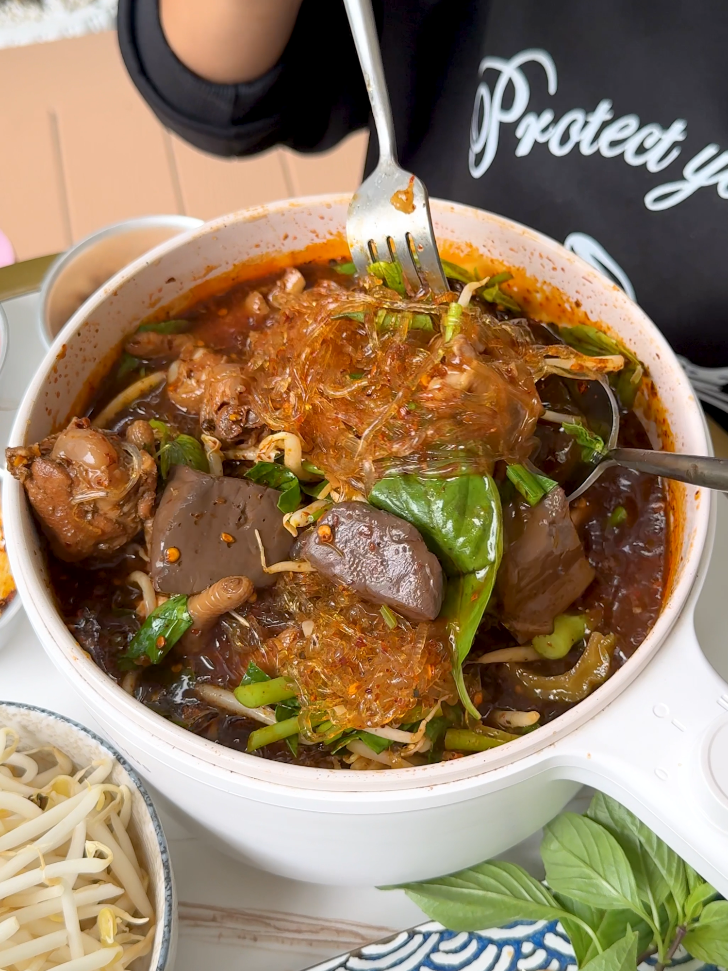 ต้มเส้น กินอยู่บ้านแซ่บๆ