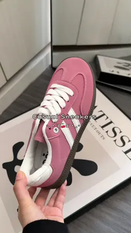 Sepatu kasual sneakers ringan nyaman dipake 😍 #sandalkoreanstyle #sneakers #sepatukasual 