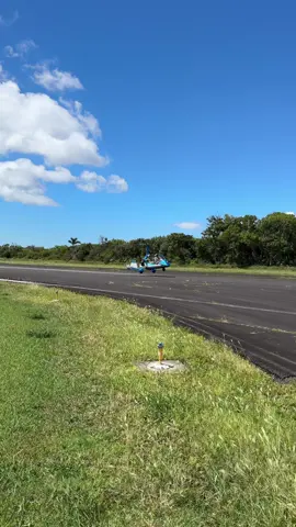 The MTO 2017 autogyro lands so slow, it’s like a grandma inching her way into a parking spot at the bingo hall! That’s the gyroplane’s big flex—gliding down gentle as a feather, with time to admire the view!