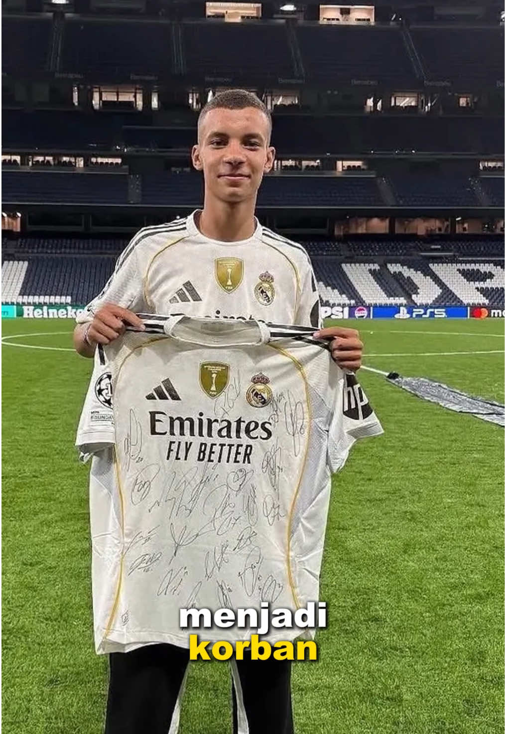 Siapa bocah yang melakukan kick-off di Stadion Santiago Bernabeu saat Real Madrid vs Espanyol? #halamadrid #madridista #realmadrid 