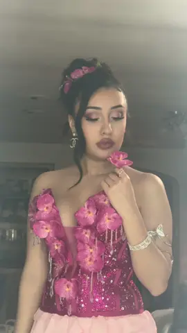 Outfit for the Sincerely Tour 🌺 #kaliuchis #outfit #concert #sincerelytour #philly 