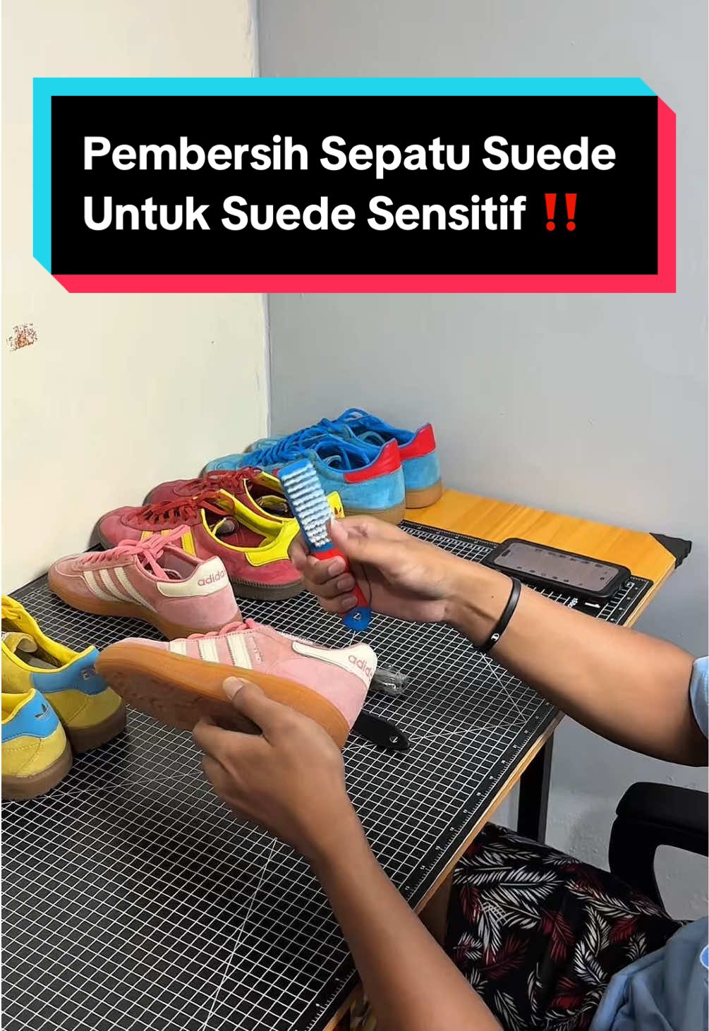 Membalas @hooman_biasa71 Untuk sepatu suede sensitif cocok banget nih !! #cucisepatu #pembersihsepatu #suedetreatment #sikatsuede #pumaspeedcat 