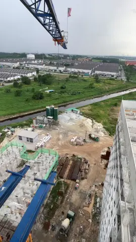 hari minggu tetap kerja👷‍♂️🏗#kuliproyek👷🏼 #kulibangunan #operatormuda #towercraneoperator🏗️ #fypシ゚viral 
