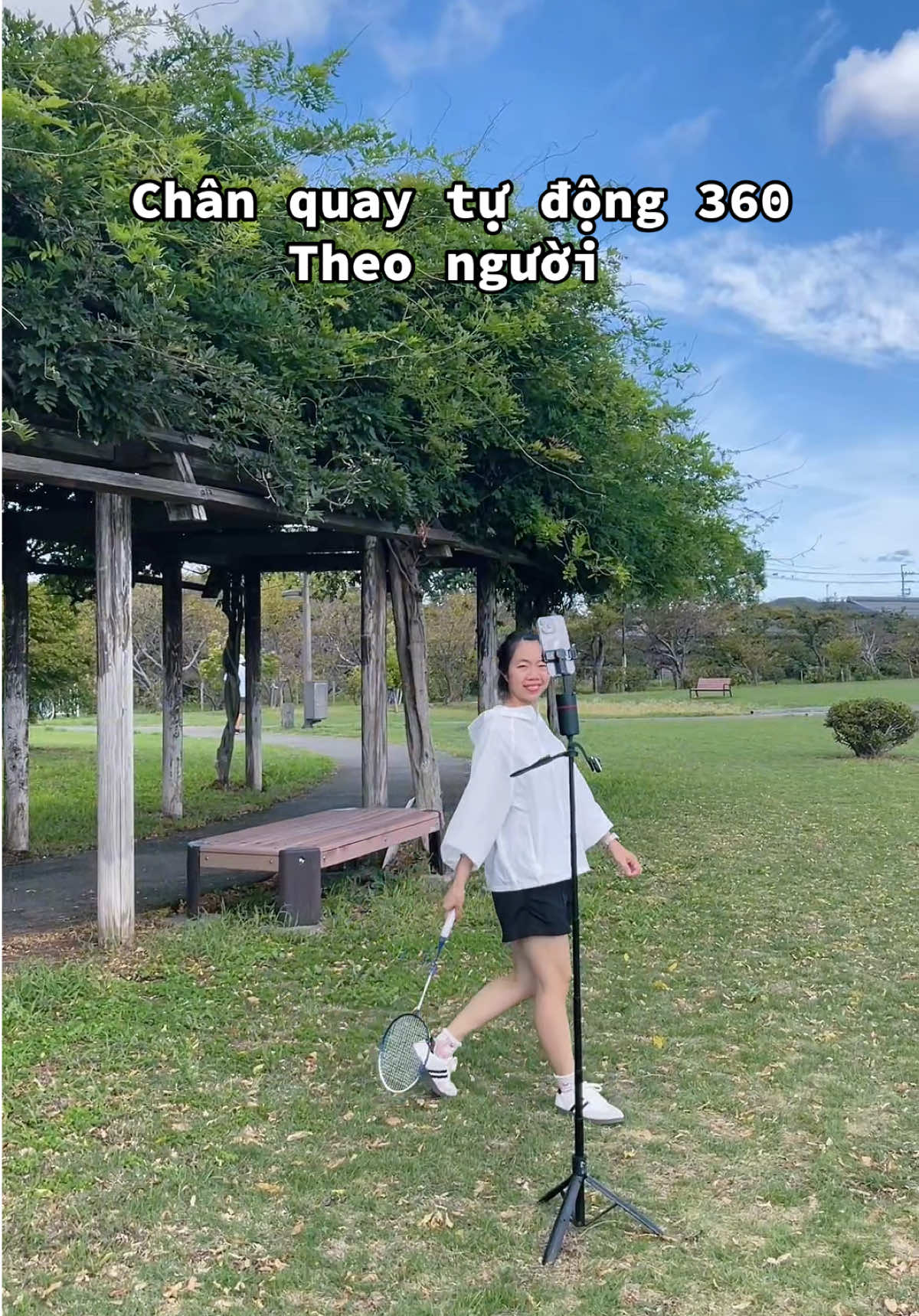 Đố anh bắt được em phiên bản chân quay tự động 360 độ. 🥰🍀✅✅✅#chanquaydienthoai #chanquay360 #chanquaytudong #gimbal #tiktokjapan 