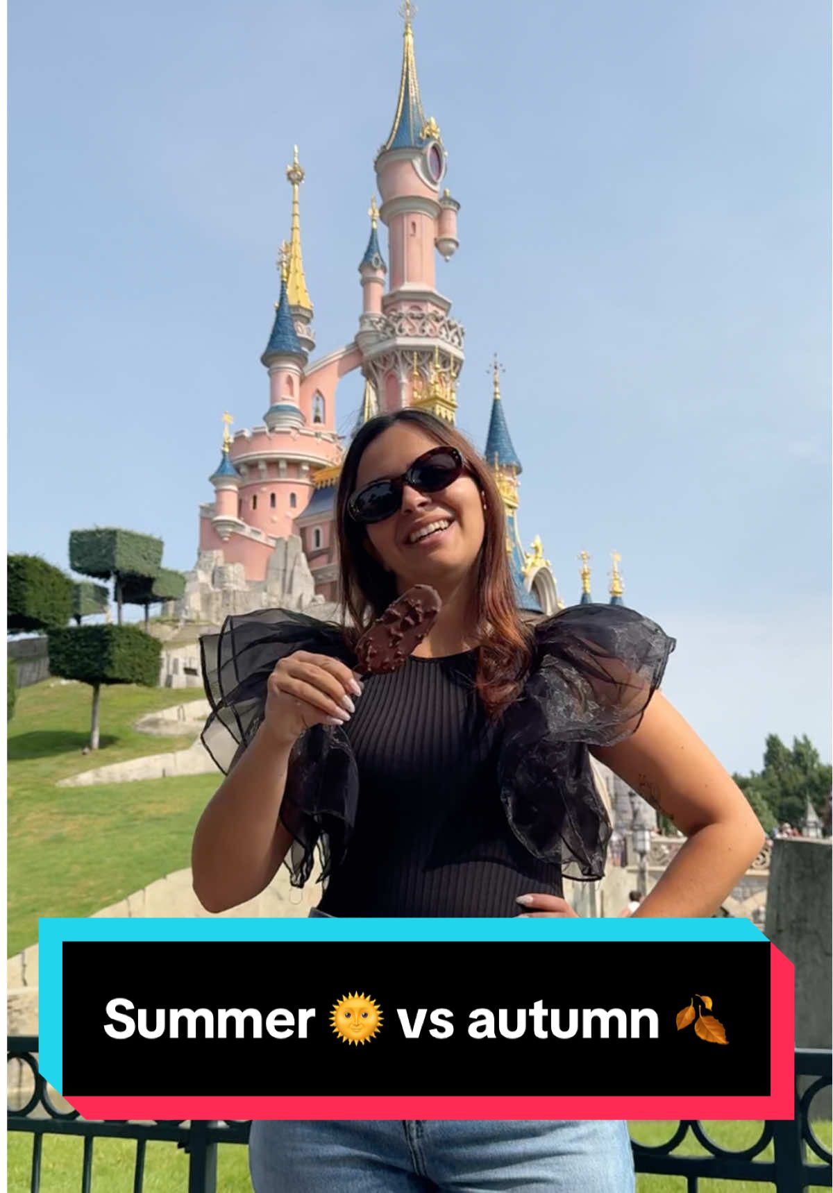 L’automne commence demain... 🍂 À Disneyland Paris, le mode cocooning est activé ! 🍲 Et vous, vous êtes plutôt team glace ou team soupe ?   Autumn begins tomorrow... 🍂 At Disneyland Paris, cosy mode starts now! 🍲 Are you Team Ice Cream or Team Soup?   *Transition été ☀️ — > automne 🍂    #DisneylandParis #DisneyParks #DisneyFood #Food #Disney 