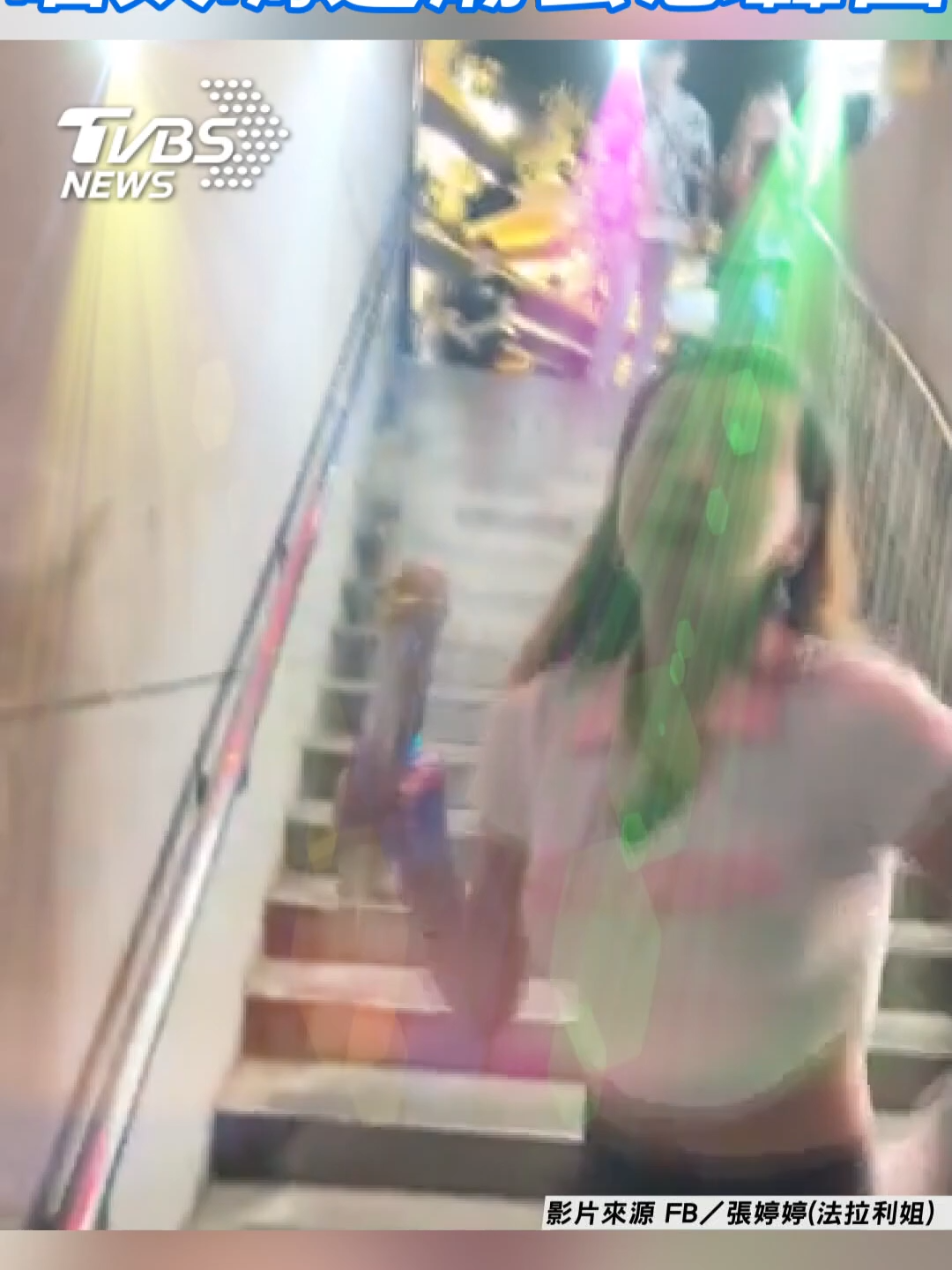 法拉利姐再戰烘爐地 唱太嗨遭廟公怒轟出 _TVBS新聞 #shorts  #TVBSNEWS01