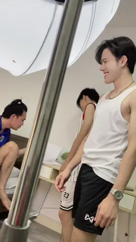 บักหล่าครับ ครูพี่เลี้ยงครับรักผมหน่อย