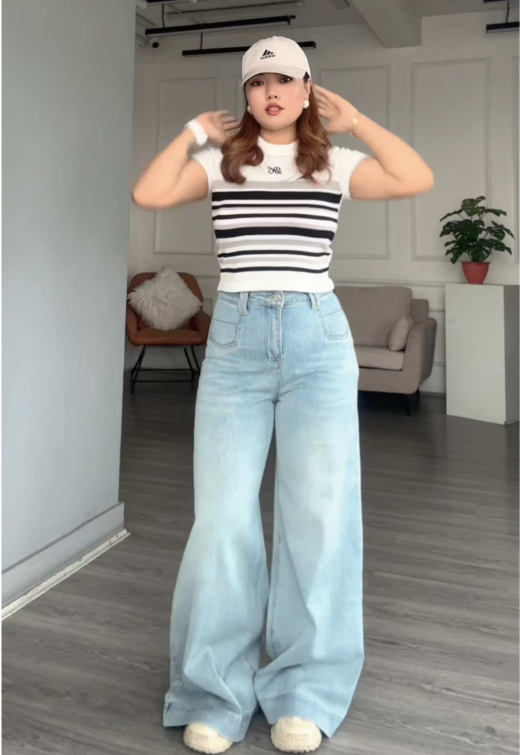 ‼️NEW HOT DROP‼️ Loose comfy and lavish ✨ . WIDE LEGGED DENIM PANT (Comfortable and highquality ) ◆ Code: 3.127(29-10) ◆ Size: S  M  L  XL ◆ Color: As displayed  . #Delivery_within_12hrs_in_Kathmandu_Valley . ✔️Cash on Delivery in Kathmandu Valley ✔️ We deliver all over Nepal . ☎️ Mobile/Viber: ✆ +977 9801019849 💌 Message us to place an order #fyp #goviral #creatorsearchinsights #onlineshopping 