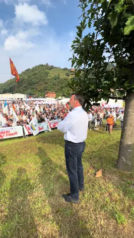 Il popolo di #Pontida25 rivolge un commosso e affettuoso ricordo a tutti i fratelli e le sorelle della Lega che ci guardano da lassù. Le nostre battaglie continueranno anche nel loro nome.