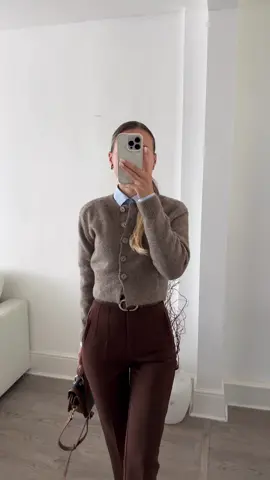 GRWM- classy autumn outfit formula = neutrals + tailoring The perfect cardigan for autumn and winter, a staple piece! #zara#zaraoutfit#classyoutfit#neutralstyle#zarafashion @ZARA 