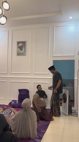 Setelah konser cak sodiq dan bu lurah enggel sowan ndalem gus Ellham Yahya Masyallah . #viralvideo #viralvideotiktok #viralvideotiktokparati #fypシ゚viral #fypシ゚viral🖤tiktok @MT. IBADALLAH OFFICIAL 