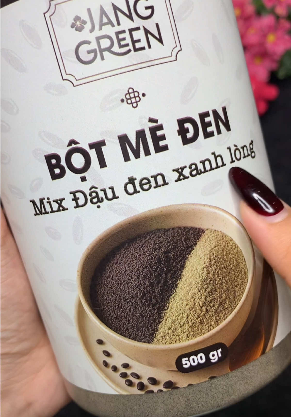 Bột mè đen mix đậu đen xanh lòng. Bổ sung canxi hỗ trợ xương, tóc và móng chắc khoẻ hơn. Uống vừa nhẹ bụng mà lại còn ngon nữa, chị em nên thử món này nha #botmeden #anvat 